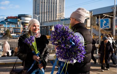 Уже слышали? Betera с блогерами раздала сотни ирисов в Минске и регионах
