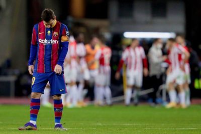 «Барселона» проиграла в Суперкубке Испании, а Месси был удален