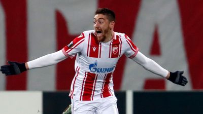Милан Павков в матче Милан - Црвена Звезда